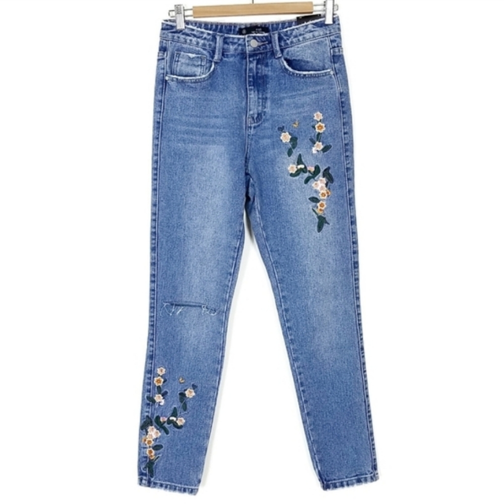 Missguided Riot Ripped High Rise Mom Jeans 4 - Picture 5 of 12